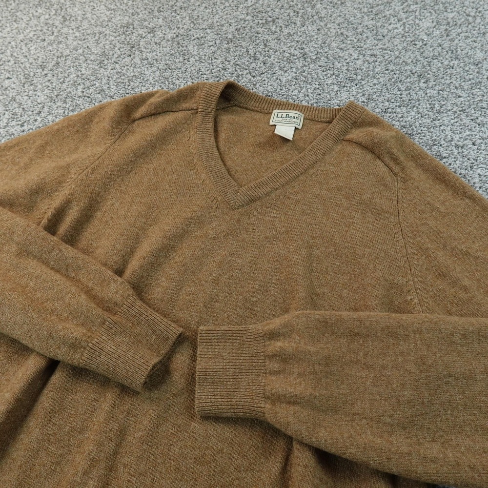 LL Bean Sweater Mens M Brown Lambswool V Neck Knit Pullover Outdoor Hiking Cozy